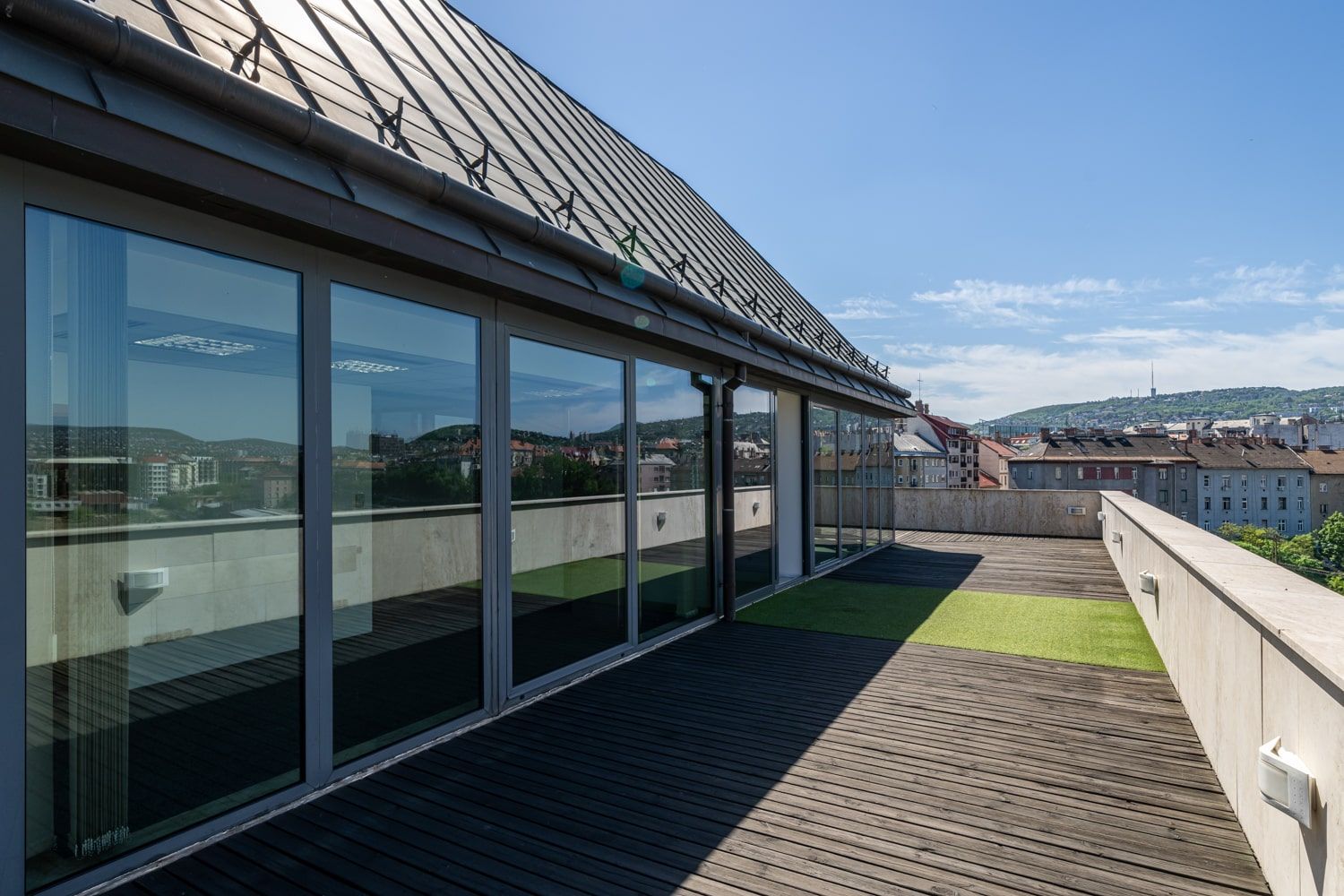 zsoltudvar-irodahaz-iroda-kiado-buda-007