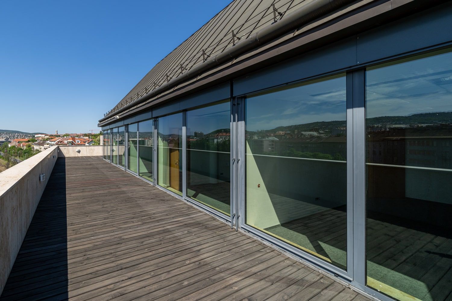 zsoltudvar-irodahaz-iroda-kiado-buda-009