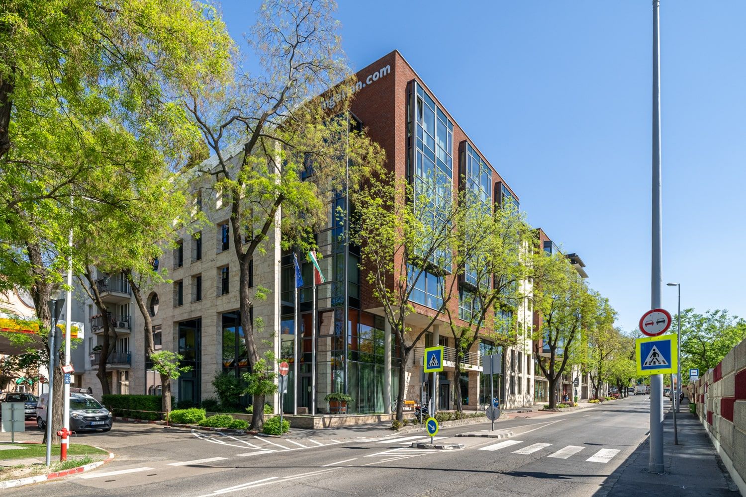 zsoltudvar-irodahaz-iroda-kiado-buda-032